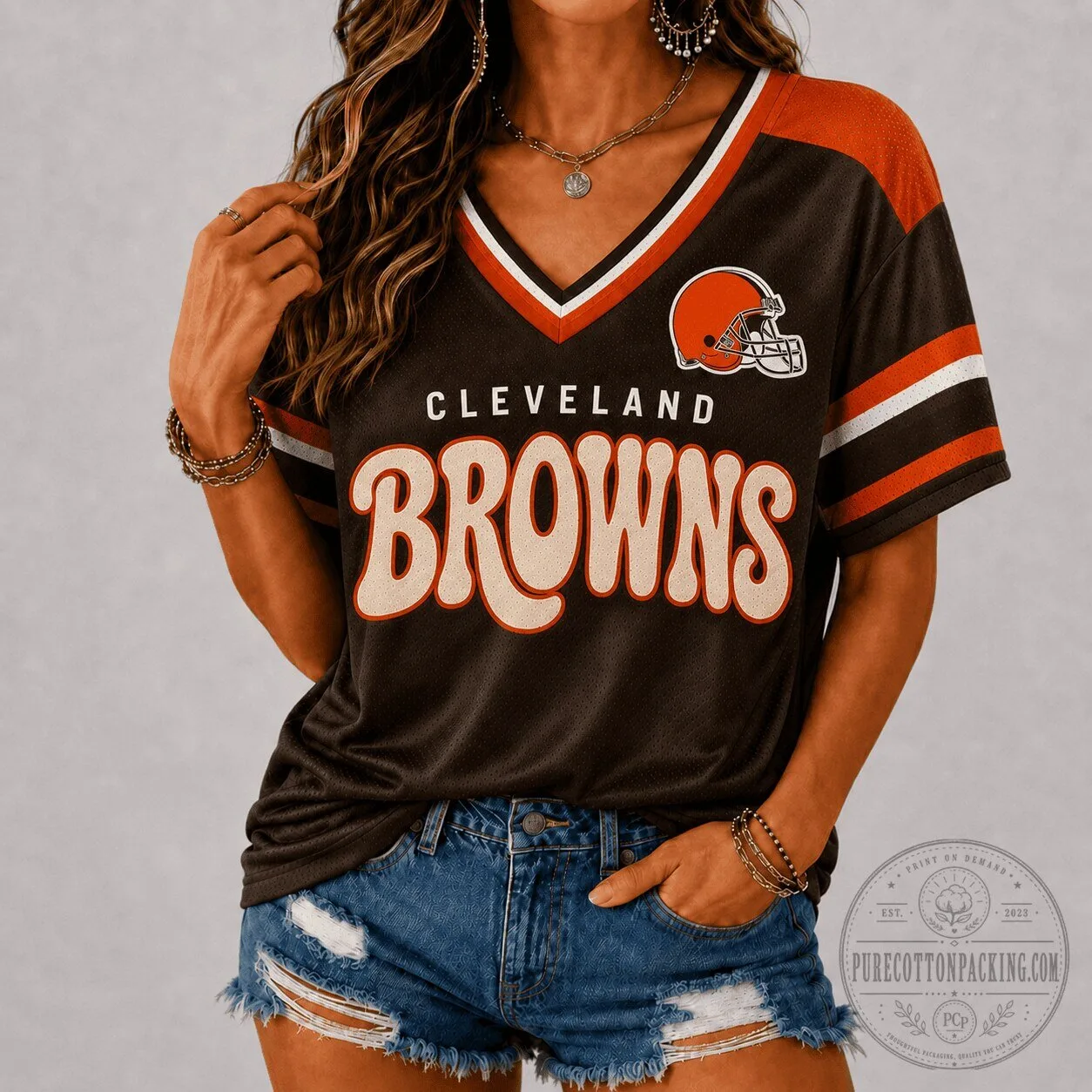Cleveland Browns Vintage Football Helmet Logo V-Neck Short Sleeve T-Shirt